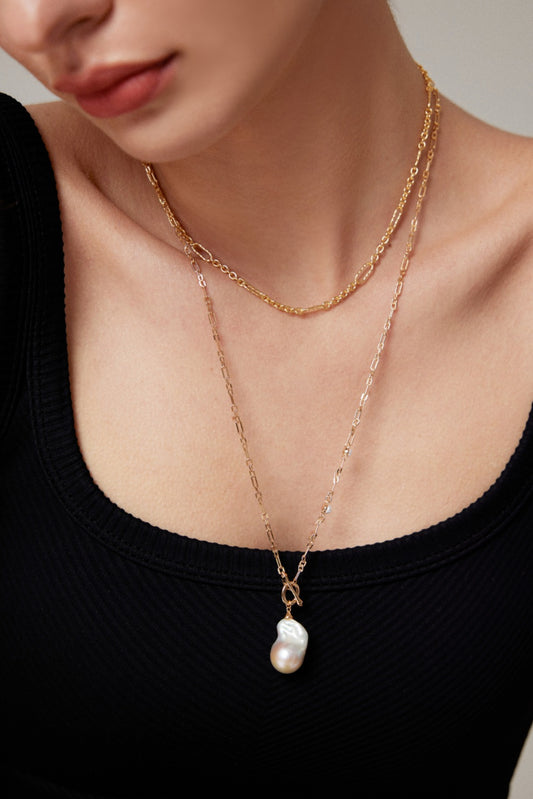 Captivating Baroque Pearl Necklace in 925 Sterling Silver - Timeless Vintage Gold Elegance