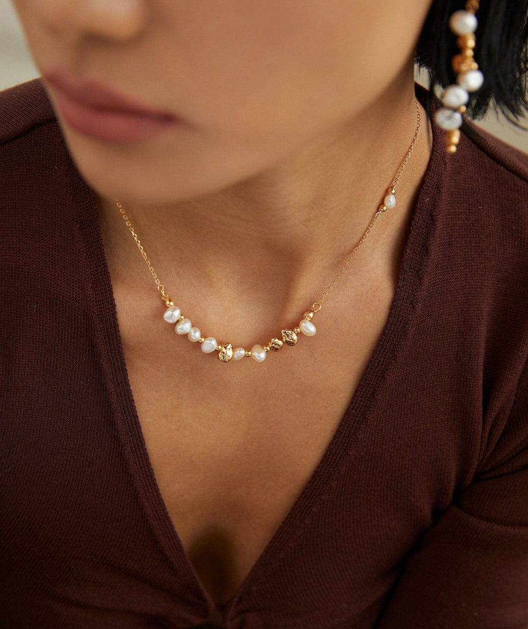 Radiant Elegance: Vintage Gold Silver Pearl Necklace & Earrings Set