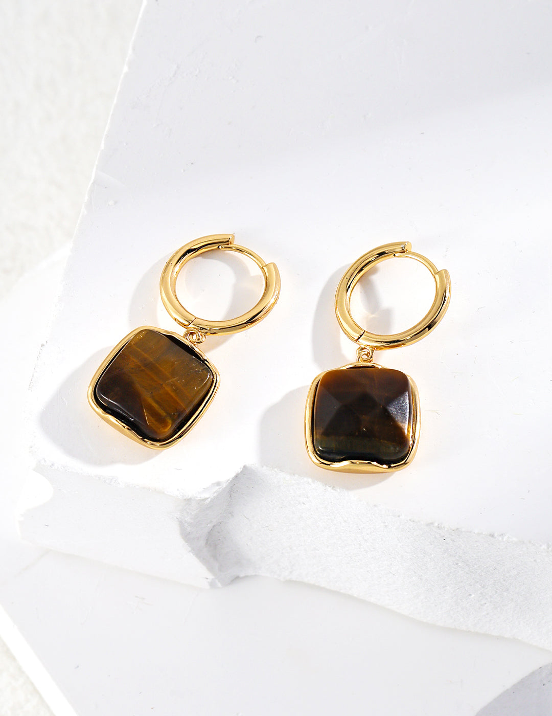 Glamorous Aura: Pure Silver Tiger's Eye Earrings in Vintage Gold