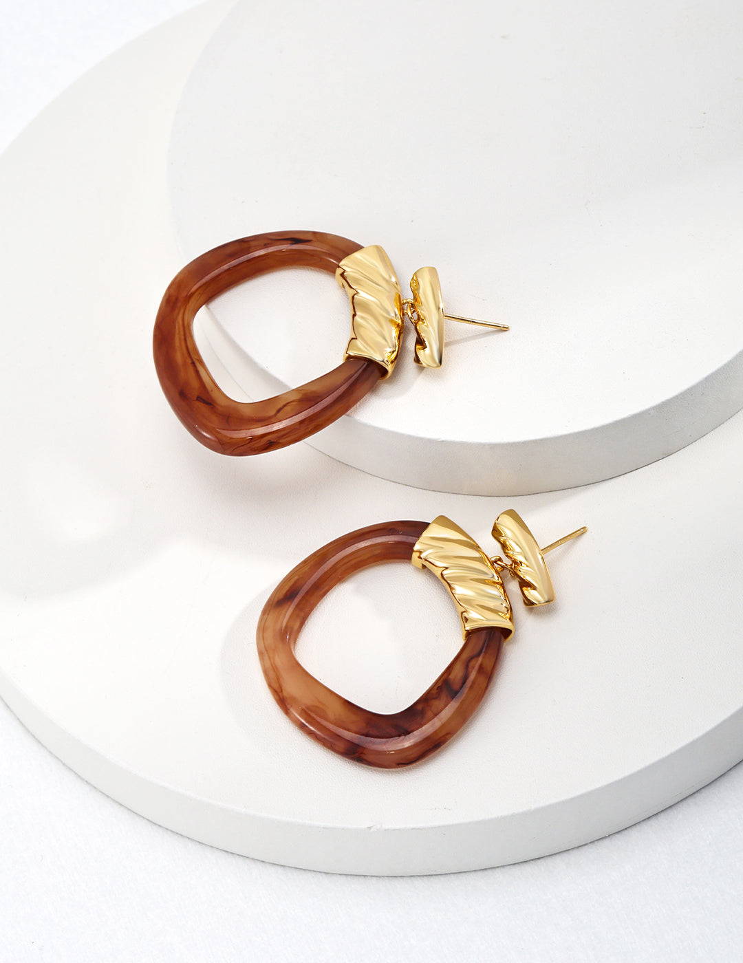 Exquisite Fusion: Vintage Gold and Caramel Resin Earrings with a Modern Ethnic Flair