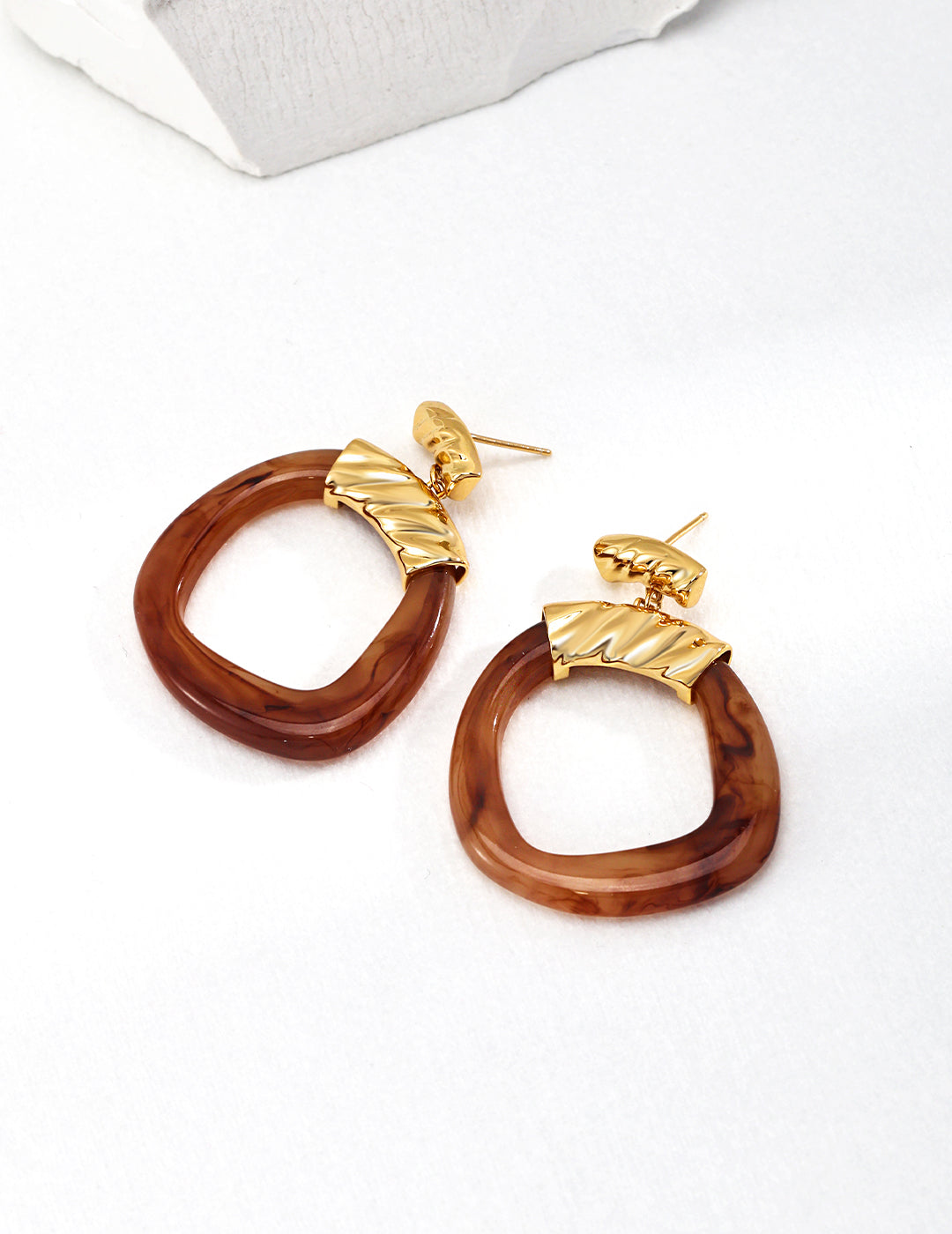 Exquisite Fusion: Vintage Gold and Caramel Resin Earrings with a Modern Ethnic Flair