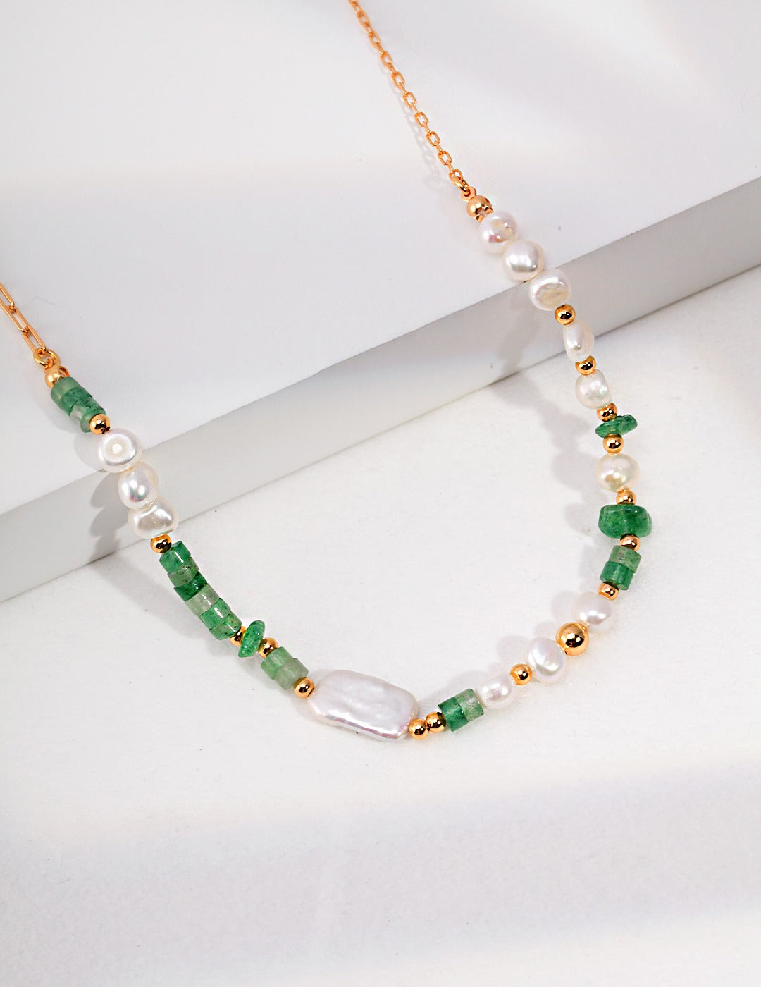 Vintage Elegance: Silver Pearl Necklace with Dongling Jade and Green Strawberry Crystal Chips