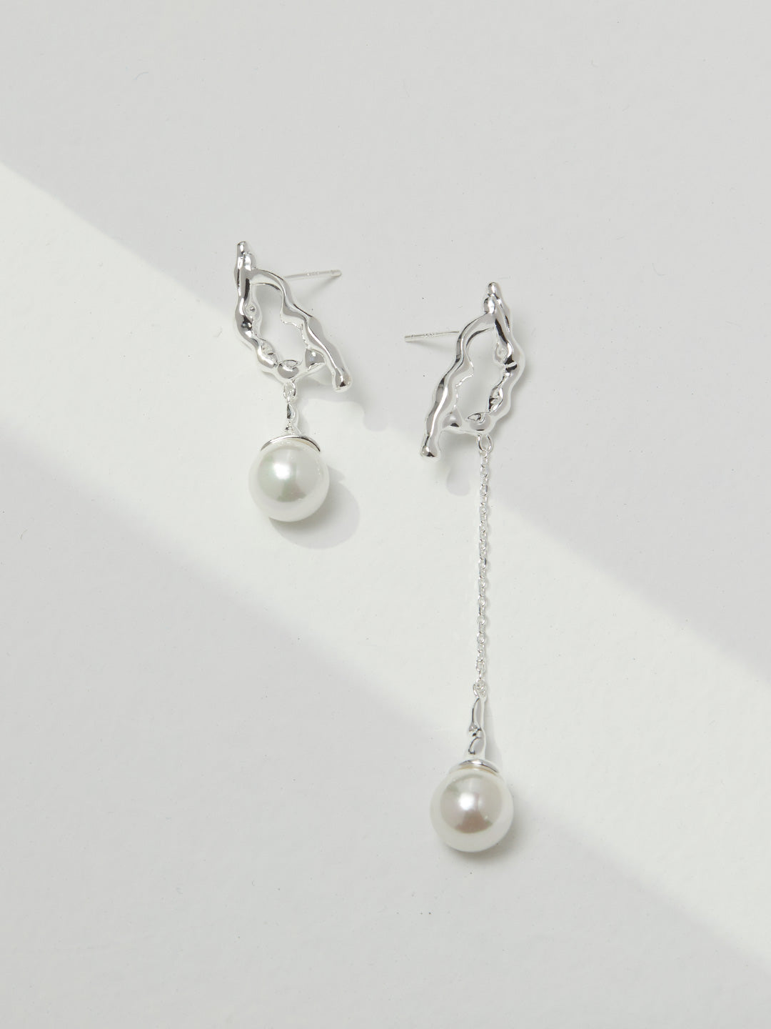 Timeless Elegance Redefined: 10MM Flawless Pearl Silver Necklace & Earrings - Revitalized Collection