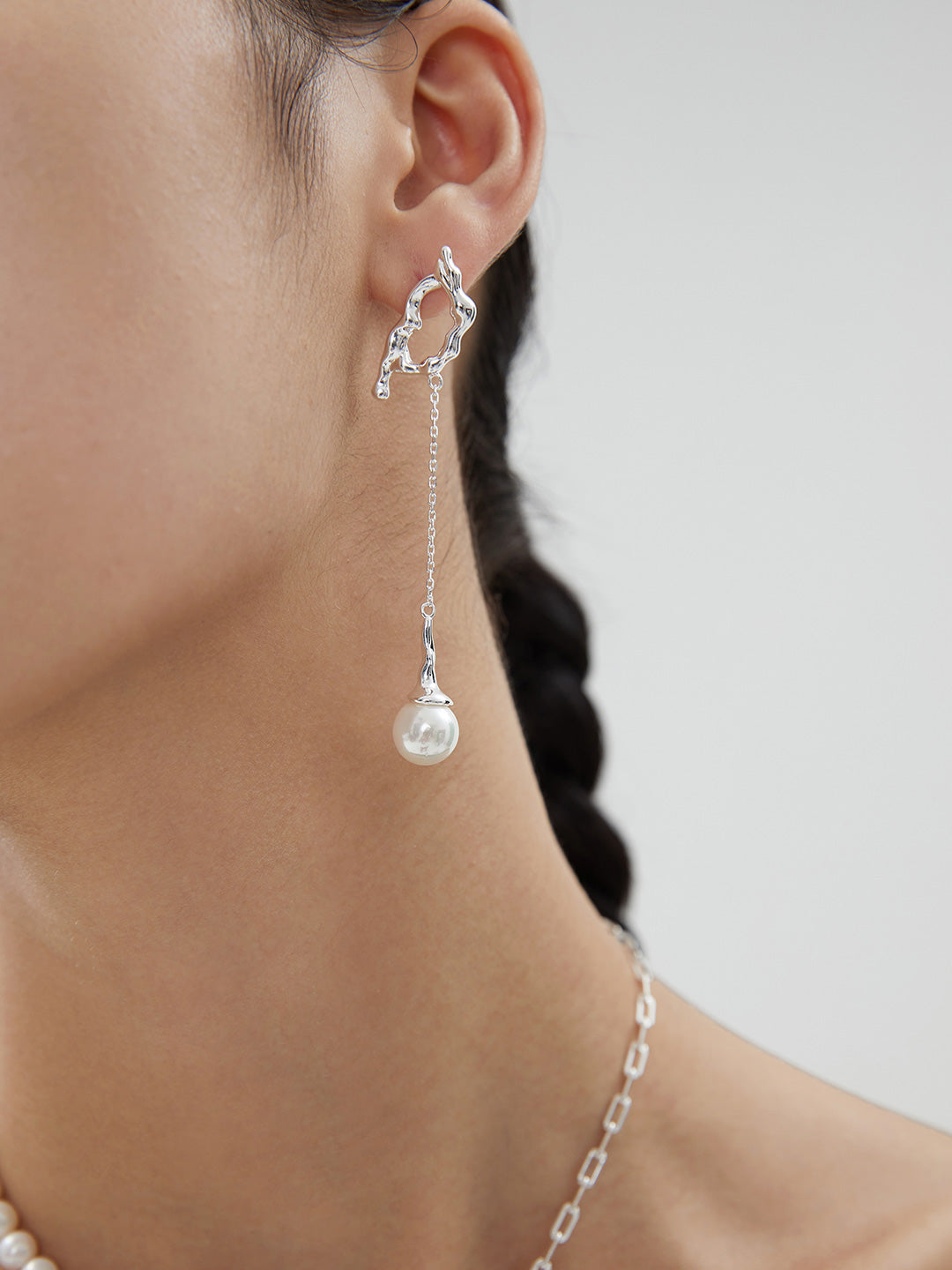 Timeless Elegance Redefined: 10MM Flawless Pearl Silver Necklace & Earrings - Revitalized Collection