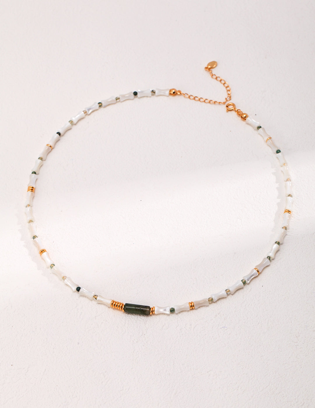 Vintage Gold Silver Mother-of-Pearl Necklace: Elegant and Timeless Design