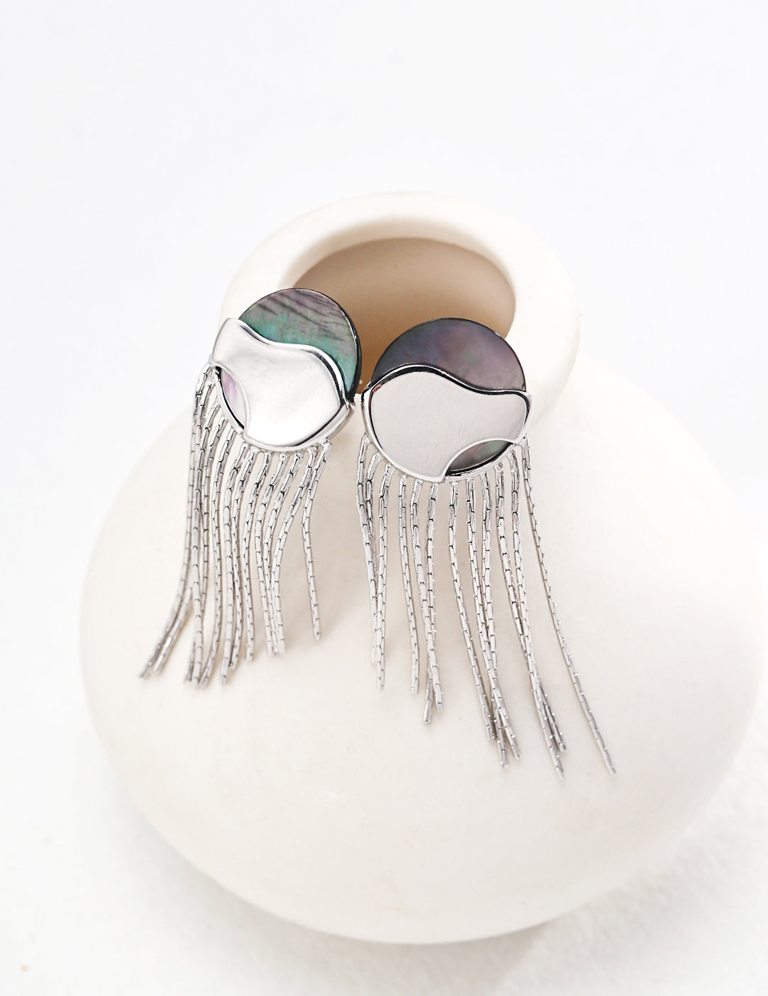 Minimalist 925 Sterling Silver Shell Drop Earrings with Mother-of-Pearl Accents