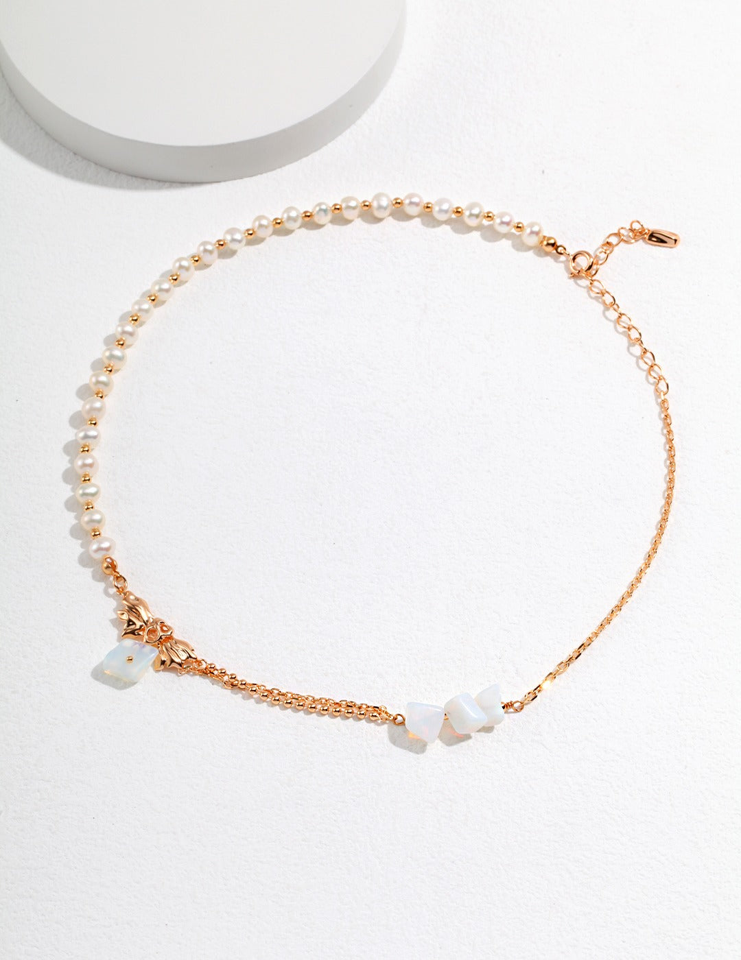 Artistic Sterling Silver Pearl Necklace with Moonstone Accent - Vintage Gold and Platinum Jewelry