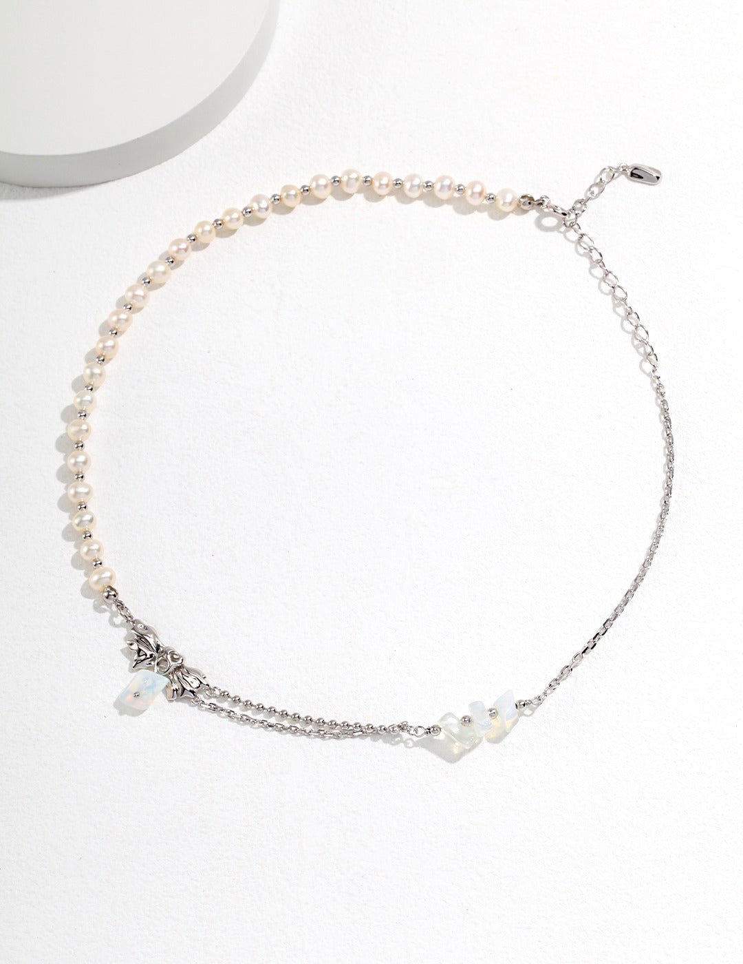 Artistic Sterling Silver Pearl Necklace with Moonstone Accent - Vintage Gold and Platinum Jewelry