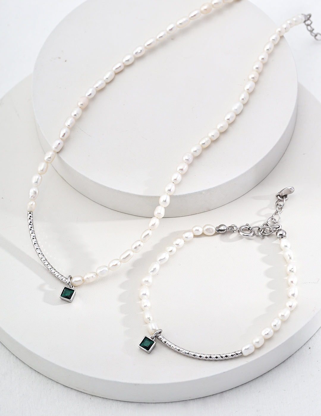 Elegant 925 Silver Pearl Necklace and Bracelet Set with Square Pendant and Sparkling Cubic Zirconia