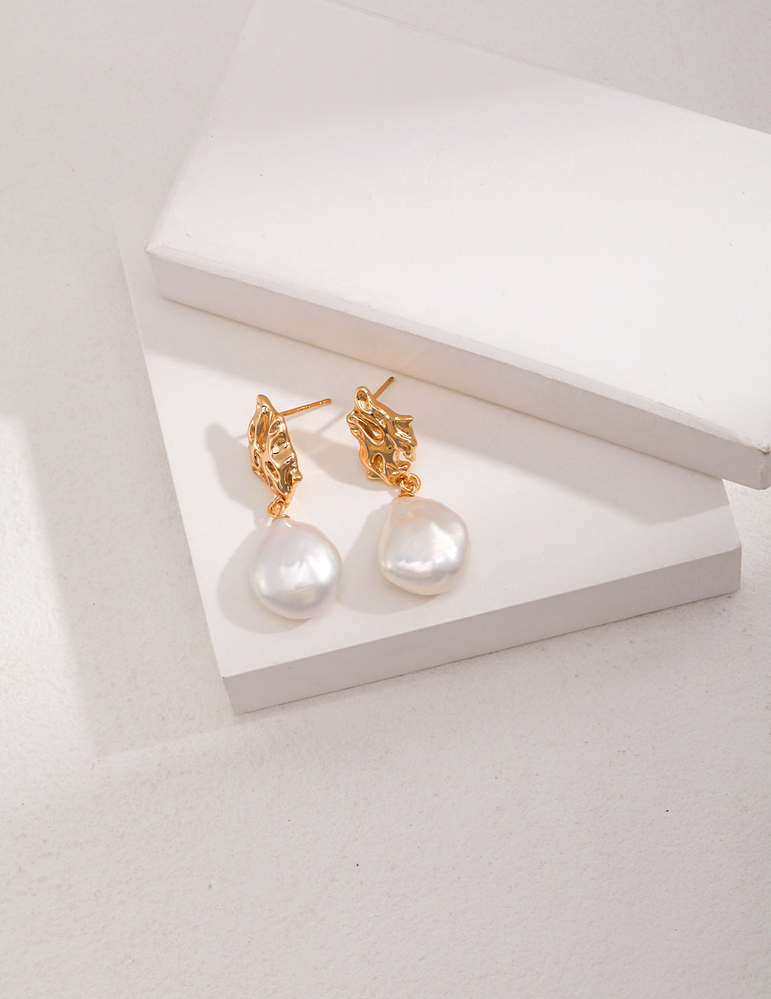 Captivating Baroque Pearl Earrings: Elevate Your Style with Timeless Elegance