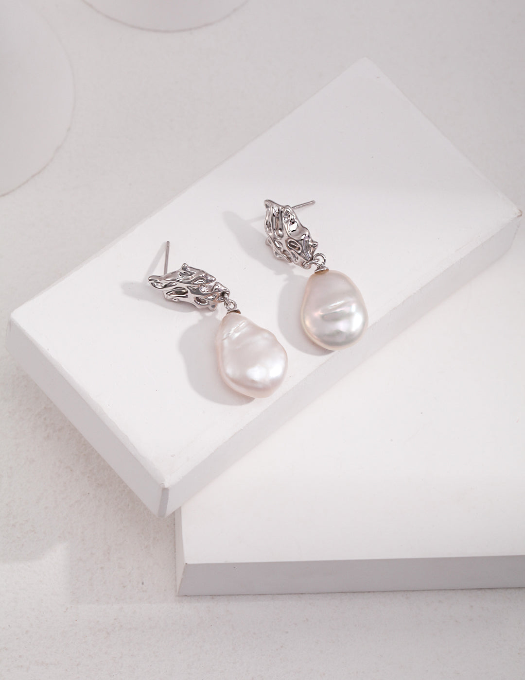 Captivating Baroque Pearl Earrings: Elevate Your Style with Timeless Elegance