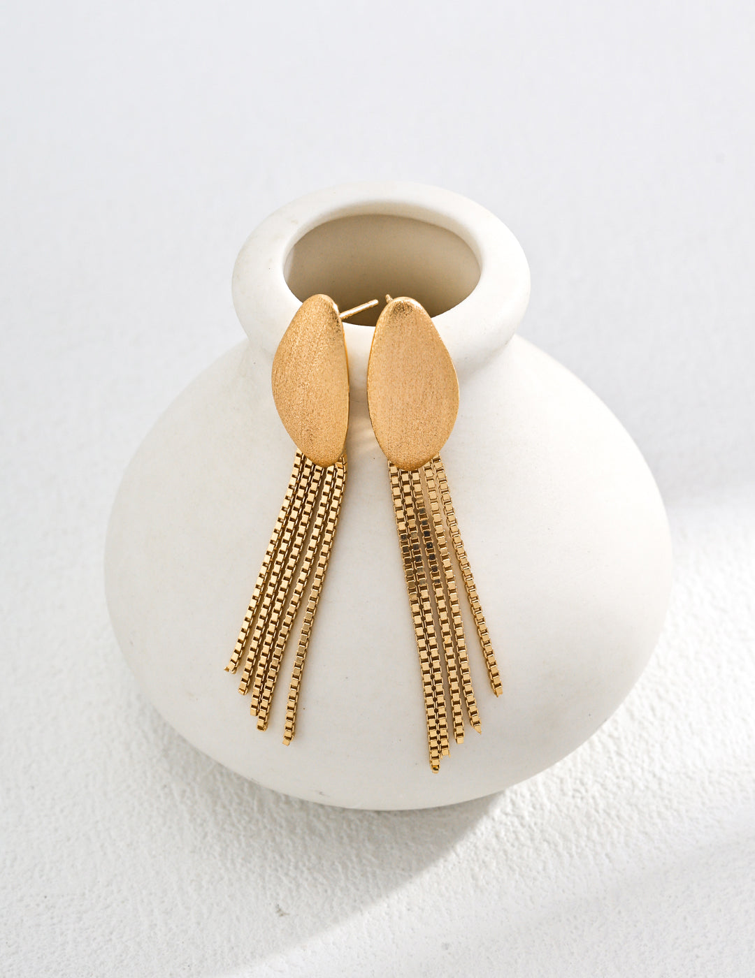 Elegant 925 Silver Minimalist Earrings in Vintage Gold – 5.7cm Height