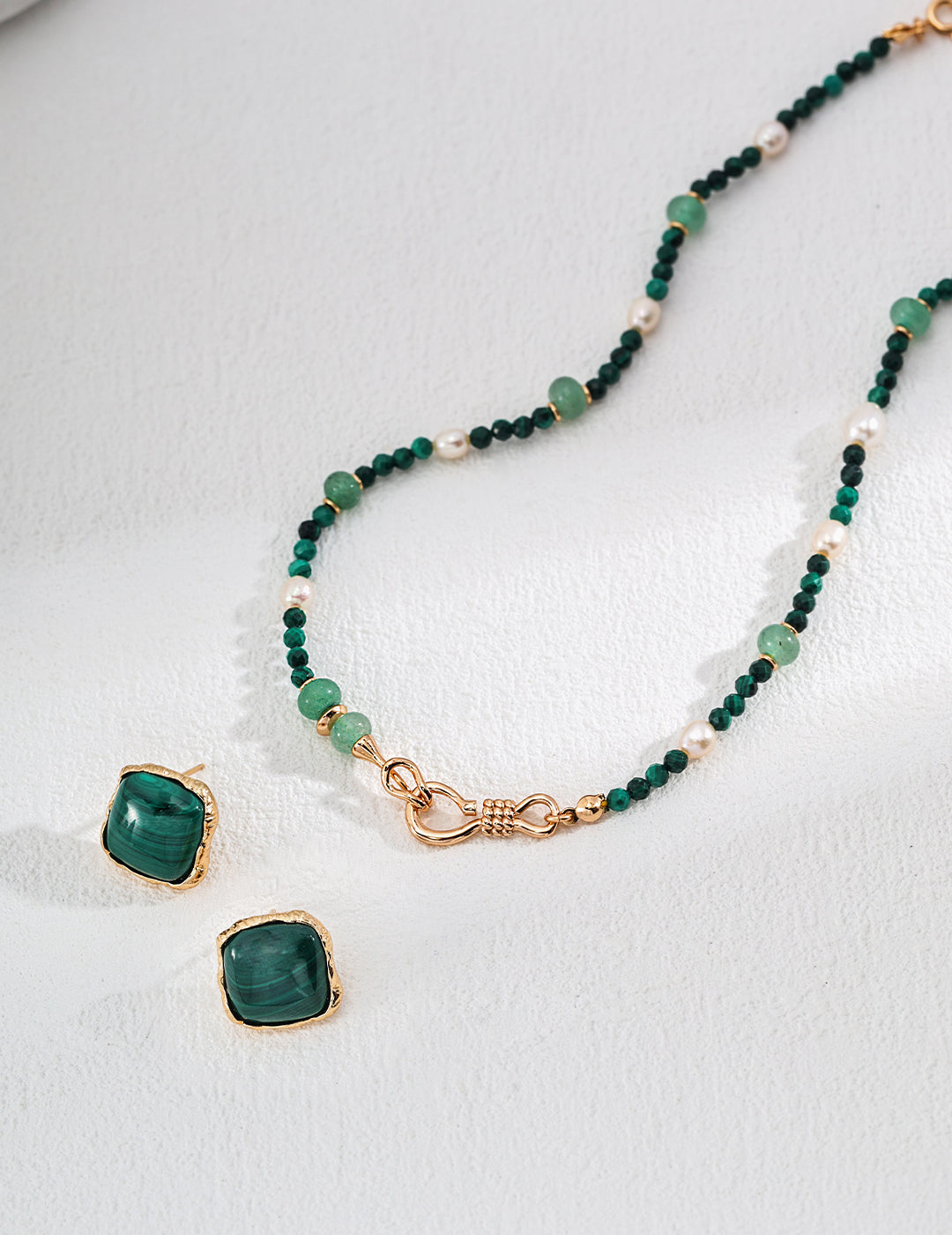 Elegant S925 Silver Green Dongling Jade and Malachite Pearl Necklace - Adjustable Vintage Gold Dual-Use Design