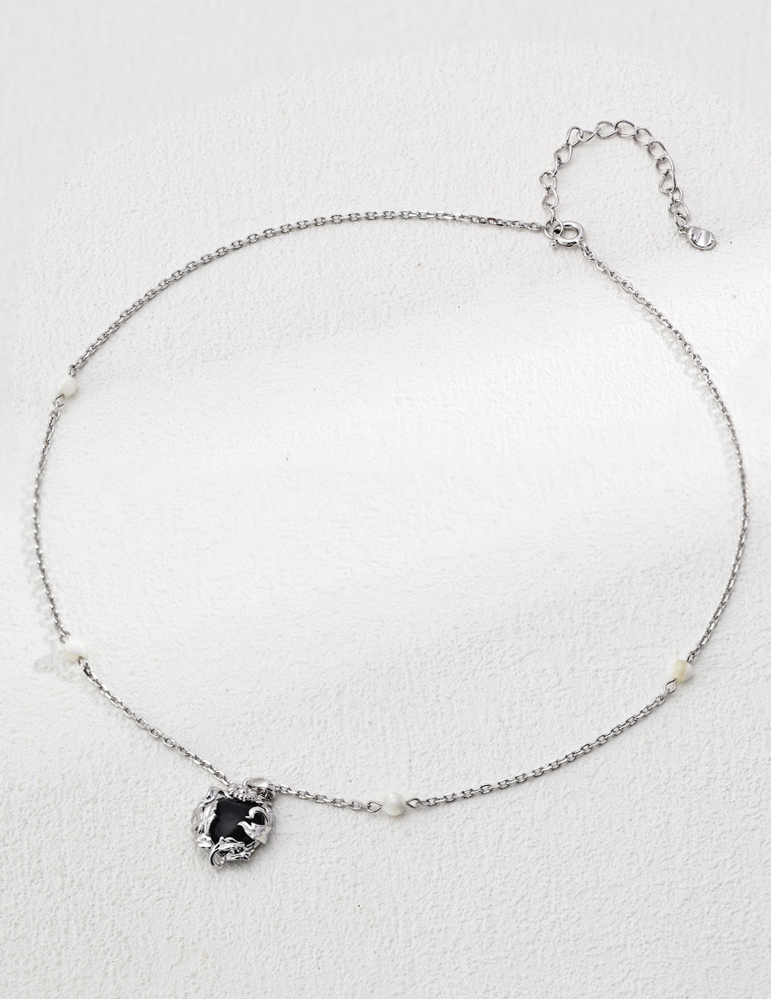 S925 Silver Minimalist Black Agate Necklace with Silver Wire Shell and White Pearls - Elegant Secret Garden Design