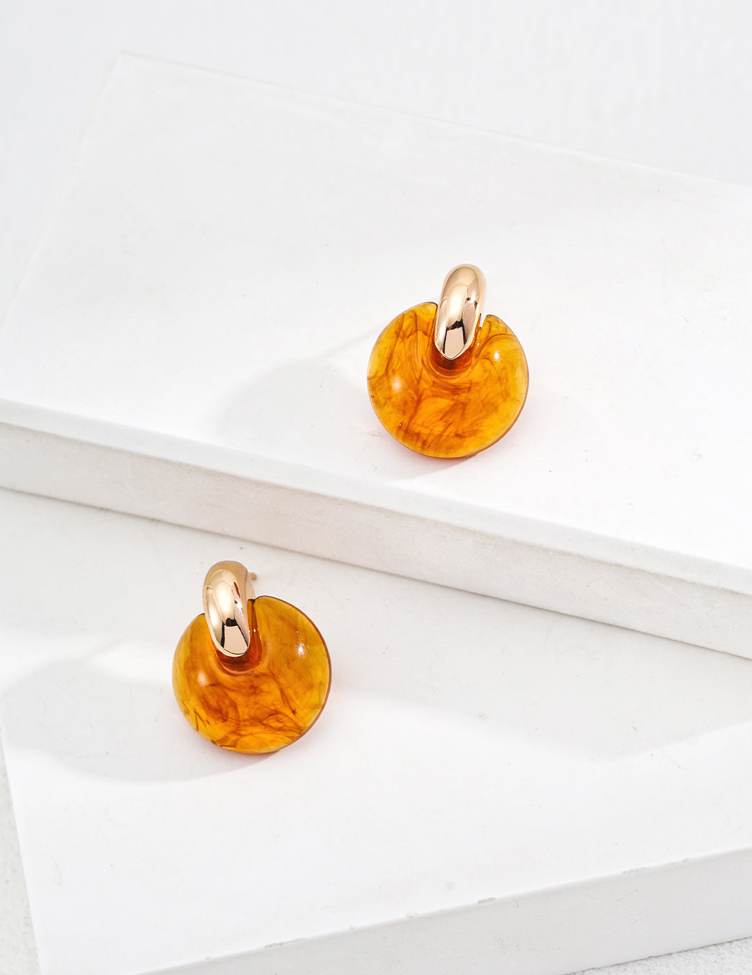 Elegant S925 Silver Vintage Gold Imitation Amber Earrings – Stylish 2cm Drop Design