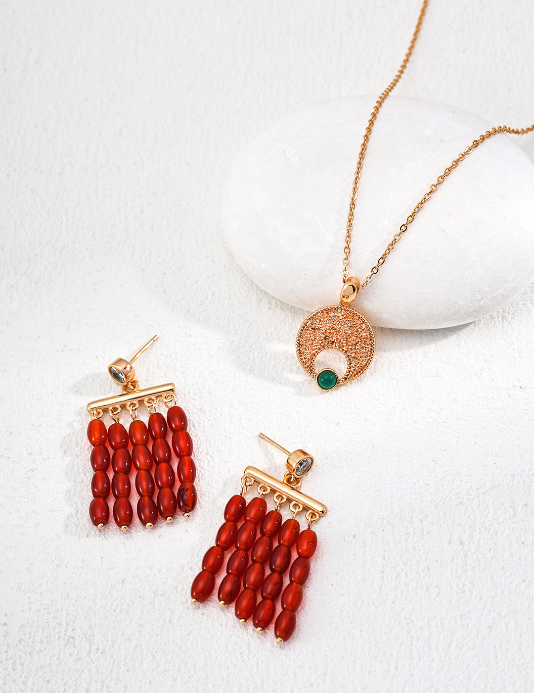 925 Silver Red Agate Elegant Earrings in Vintage Gold – Timeless Jewelry for Every Occasion